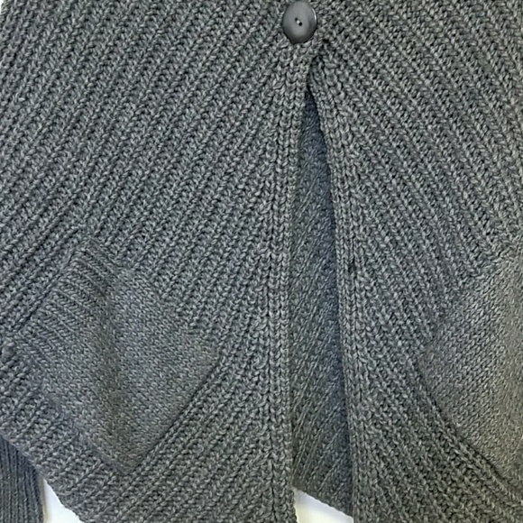 Cardigan - Picture 3 of 4